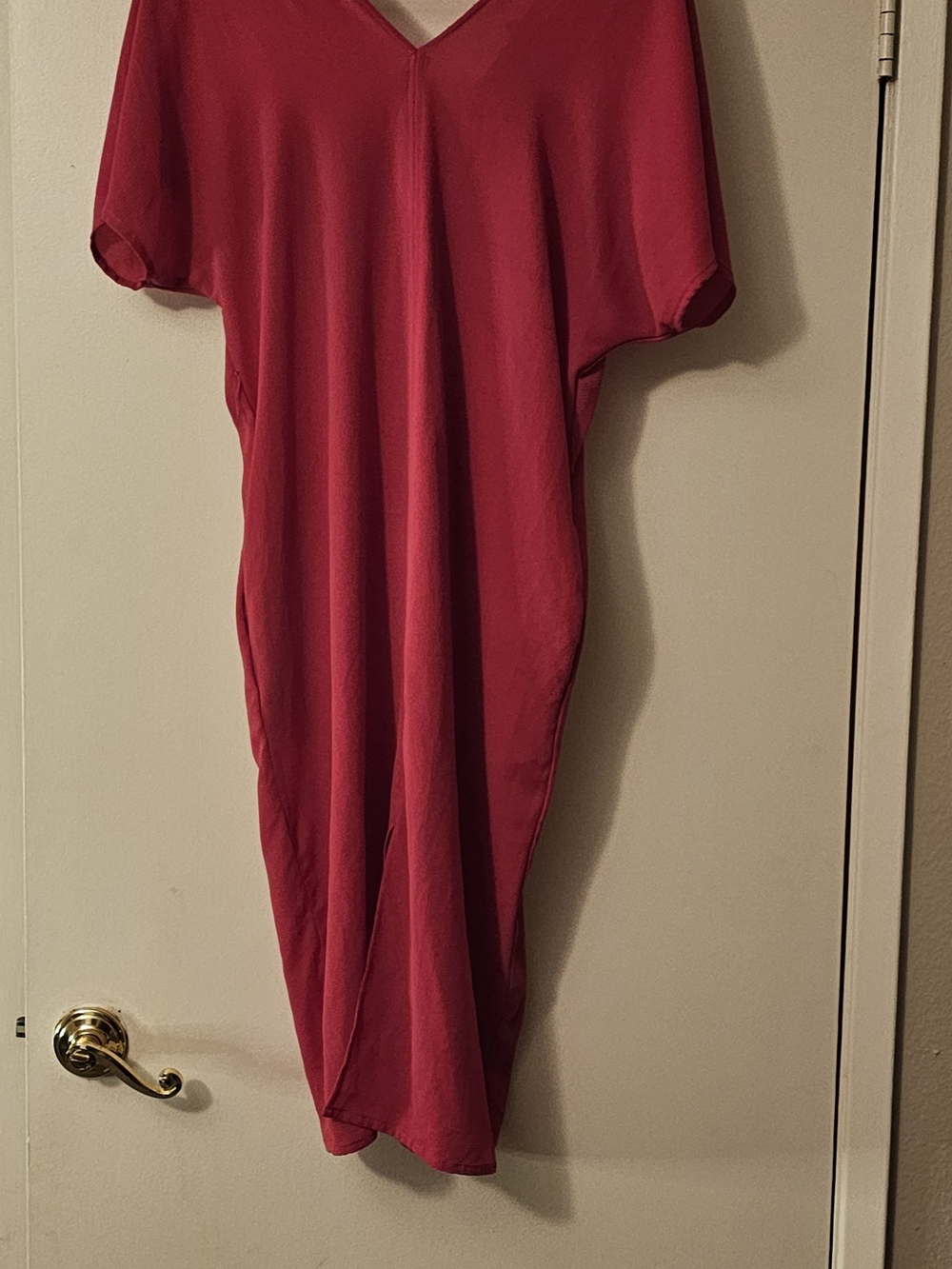 Bobeau Magenta V-Neck Cocoon Midi Dress | Size M